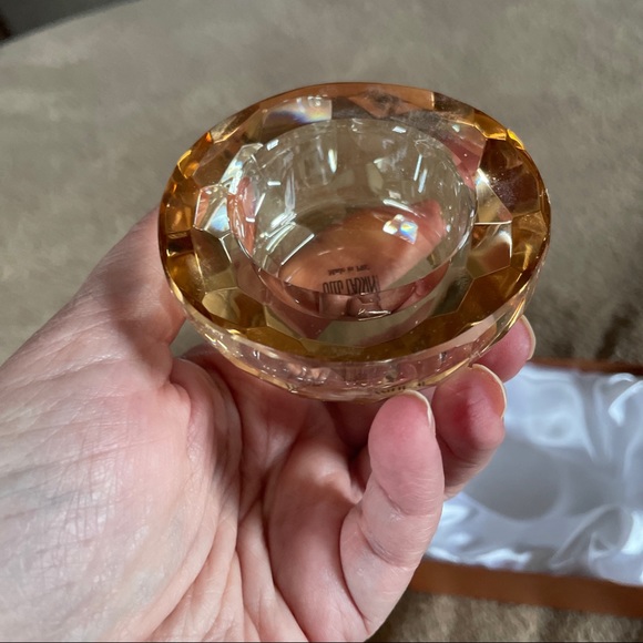 Oleg Cassini Crystal candle stick and votive holder in sparkling Amber - Picture 5 of 6